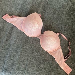 Cute light pink bra